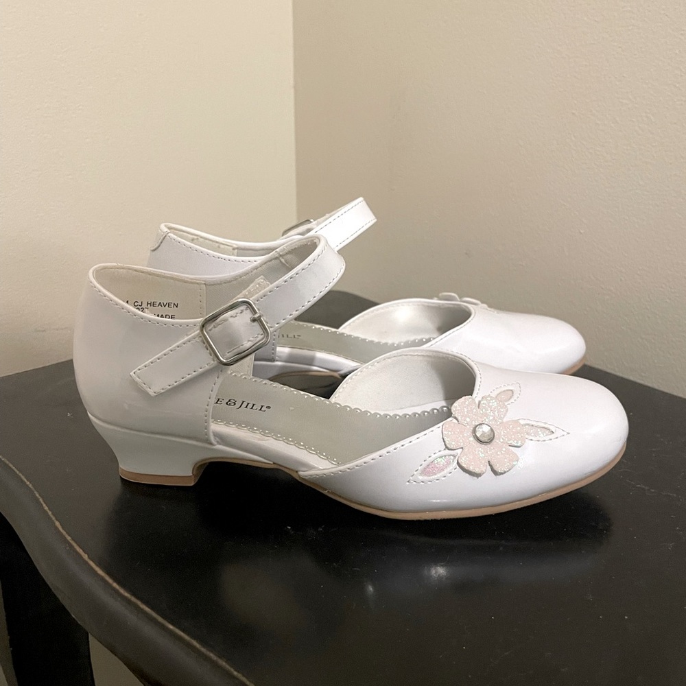 Girls white dress shoes